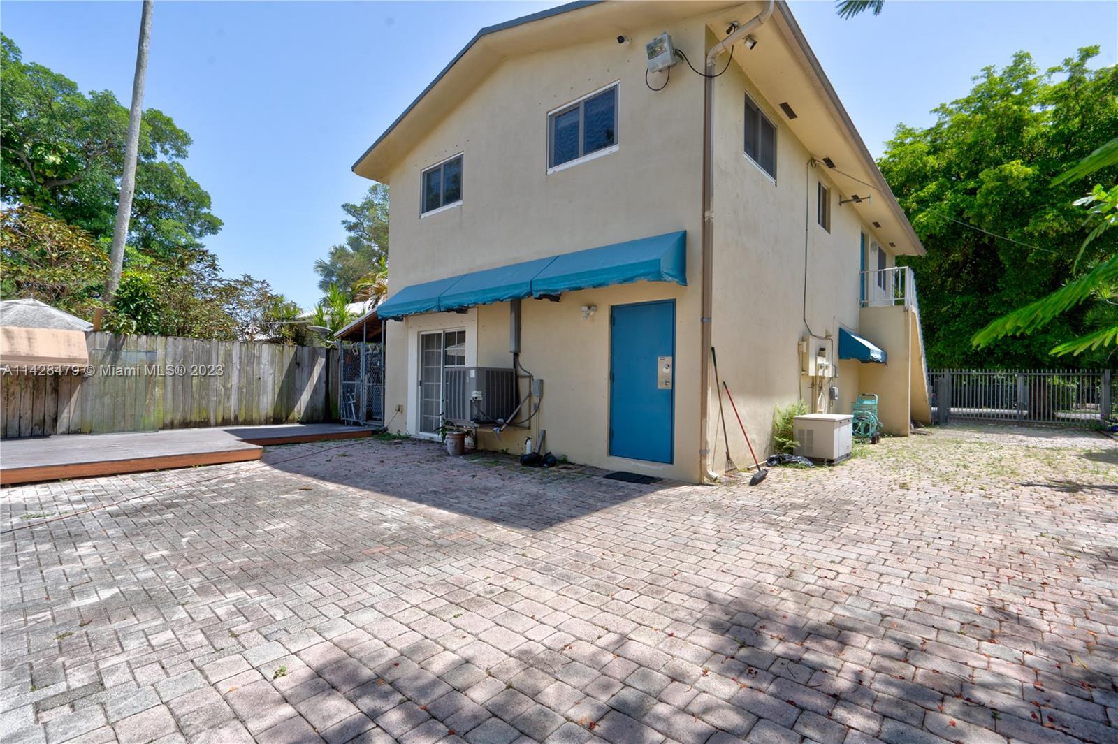 925 Northwest 7th Street Road Miami, FL 33136 - Photo 5 of 19 Gallery Image 5