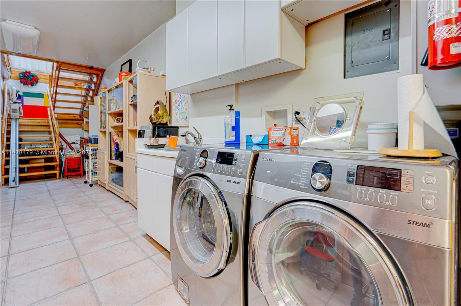 925 Northwest 7th Street Road Miami, FL 33136 - Photo 10 of 19 Gallery Image 10