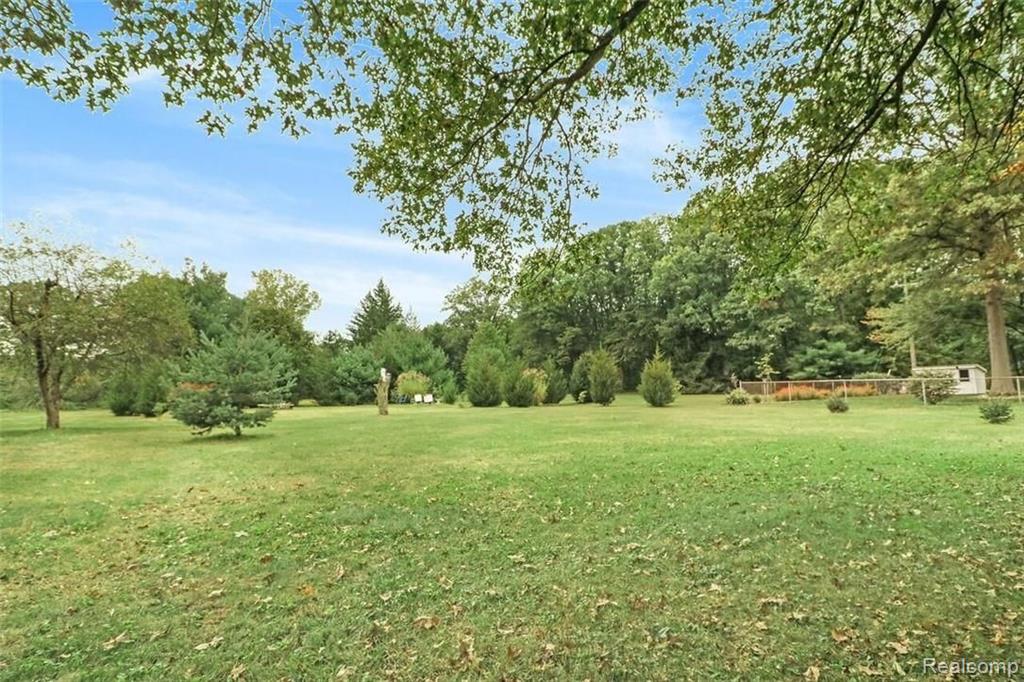 13450 Lenmoore Road Belleville, MI 48111 - Photo 33 of 38