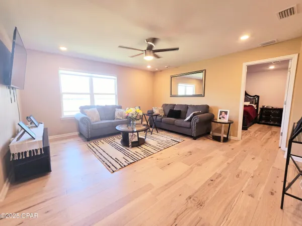 $2,500 | 4000 Silver Spur Road, Panama City, FL 32404