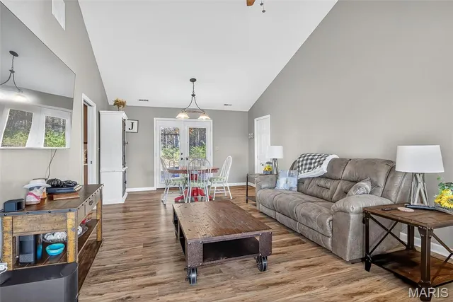 $345,000 | 9618 East Vista Drive, Hillsboro, MO 63050