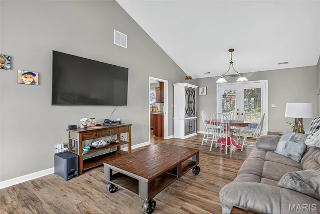 $345,000 | 9618 East Vista Drive, Hillsboro, MO 63050