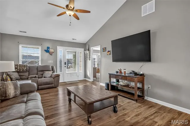 $345,000 | 9618 East Vista Drive, Hillsboro, MO 63050