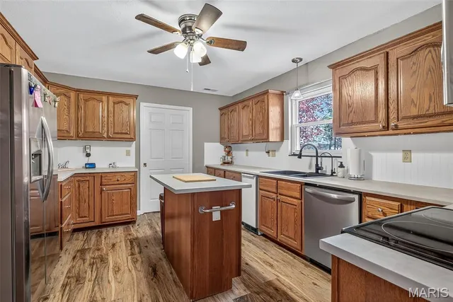 $345,000 | 9618 East Vista Drive, Hillsboro, MO 63050