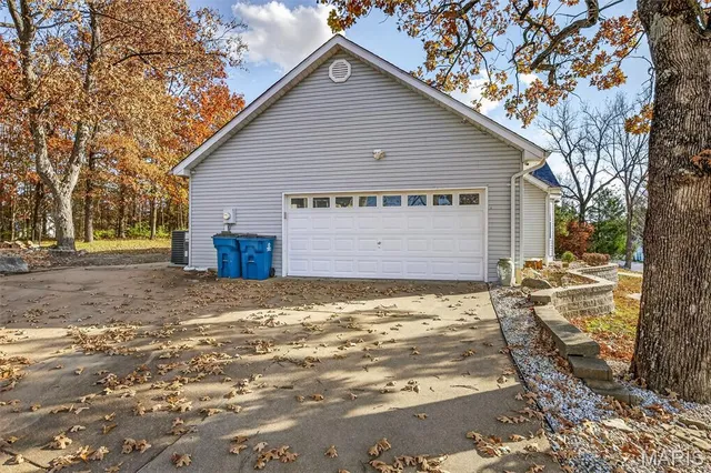 $342,500 | 9618 East Vista Drive, Hillsboro, MO 63050