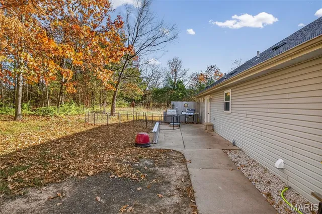 $345,000 | 9618 East Vista Drive, Hillsboro, MO 63050