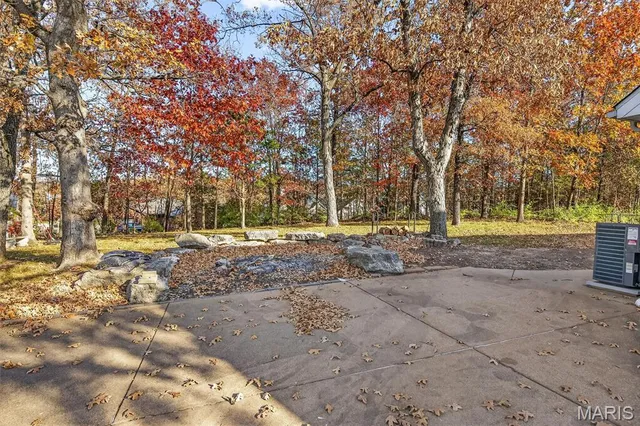 $345,000 | 9618 East Vista Drive, Hillsboro, MO 63050