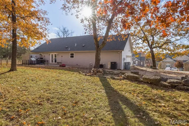 $345,000 | 9618 East Vista Drive, Hillsboro, MO 63050