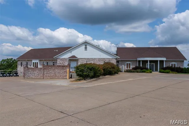 $345,000 | 9618 East Vista Drive, Hillsboro, MO 63050