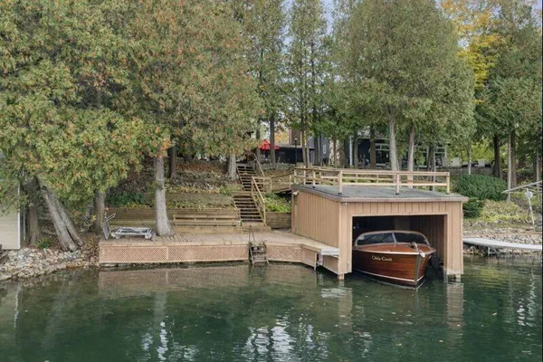 $2,000,000 | N7295 Ridge Road, Plymouth, WI 53073