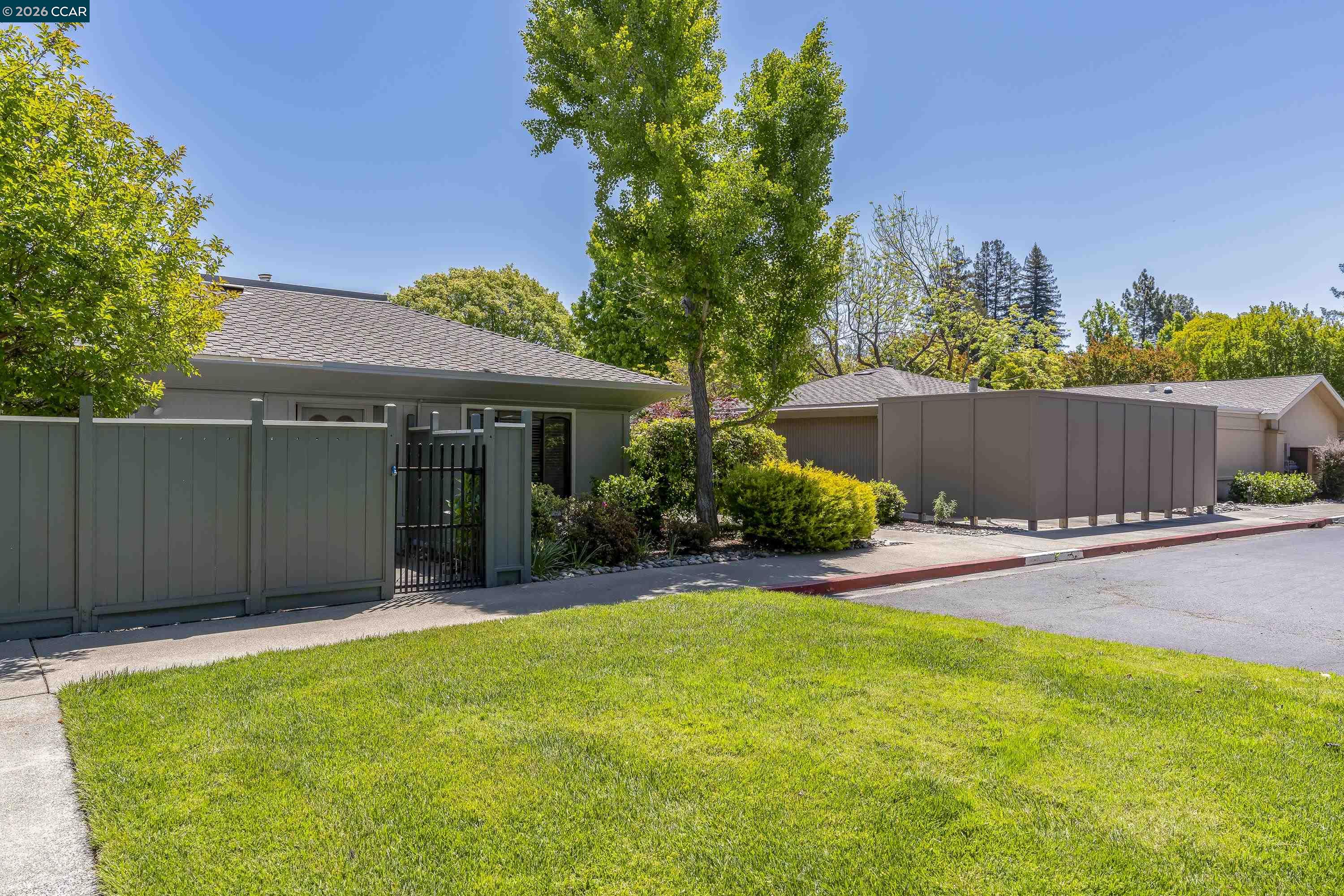1109 Golden Rain Road, Unit 4 Walnut Creek, CA 94595 - Photo 40 of 59