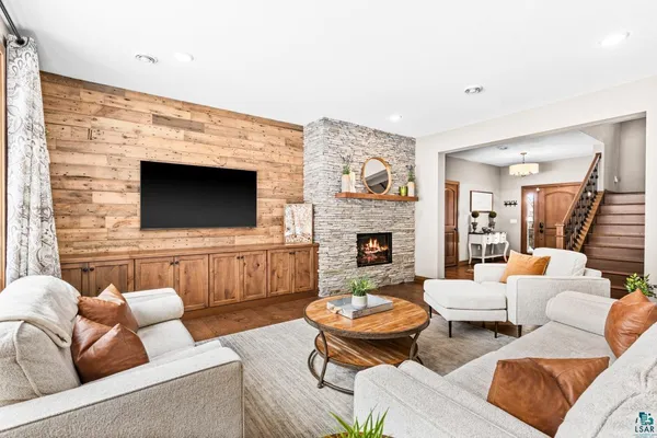 $899,900 | 5011 White Pine Street, Hermantown, MN 55811