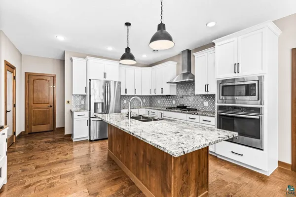 $899,900 | 5011 White Pine Street, Hermantown, MN 55811