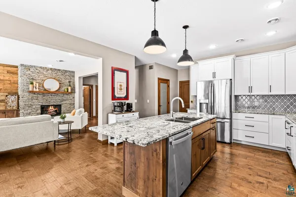 $899,900 | 5011 White Pine Street, Hermantown, MN 55811