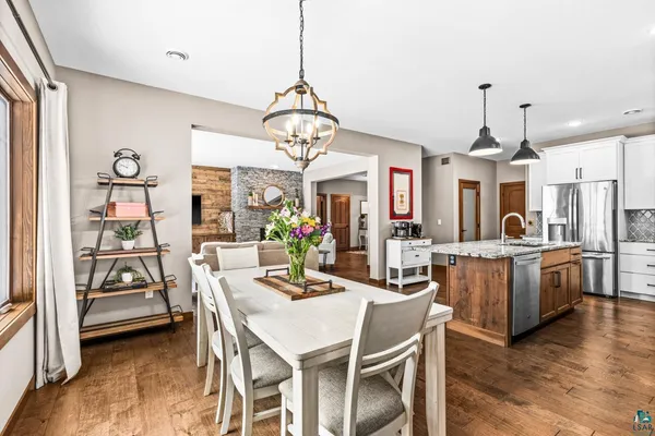 $899,900 | 5011 White Pine Street, Hermantown, MN 55811