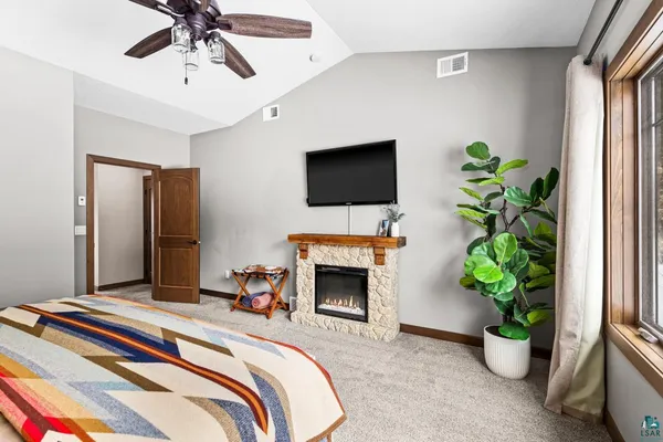 $899,900 | 5011 White Pine Street, Hermantown, MN 55811