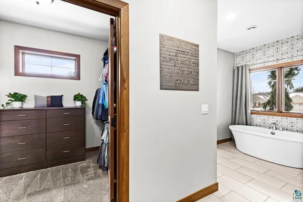 $899,900 | 5011 White Pine Street, Hermantown, MN 55811