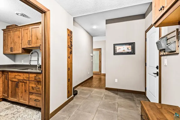 $899,900 | 5011 White Pine Street, Hermantown, MN 55811