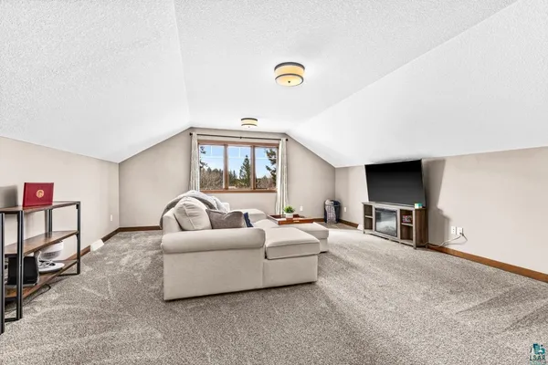 $899,900 | 5011 White Pine Street, Hermantown, MN 55811