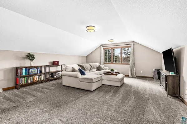 $899,900 | 5011 White Pine Street, Hermantown, MN 55811