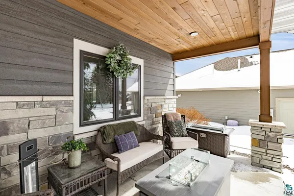 $899,900 | 5011 White Pine Street, Hermantown, MN 55811