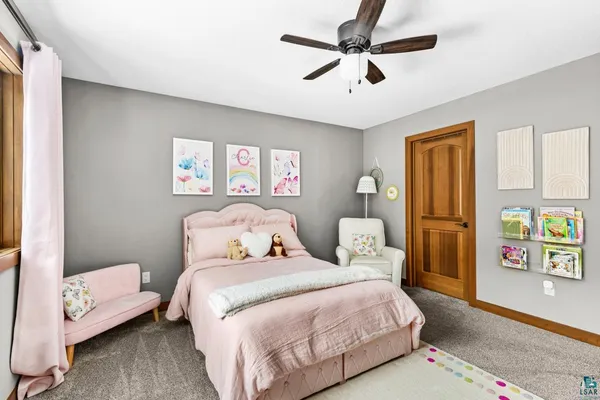 $899,900 | 5011 White Pine Street, Hermantown, MN 55811