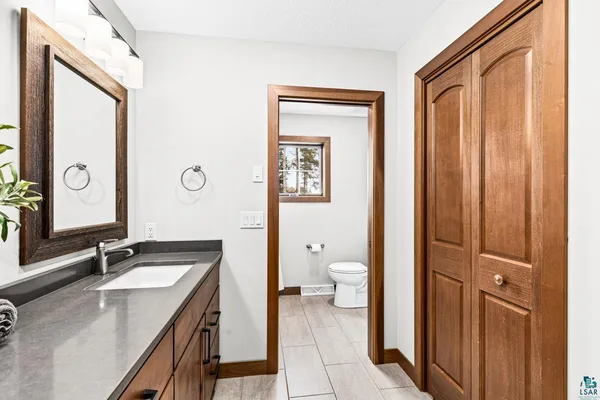 $899,900 | 5011 White Pine Street, Hermantown, MN 55811