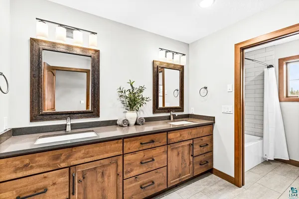 $899,900 | 5011 White Pine Street, Hermantown, MN 55811