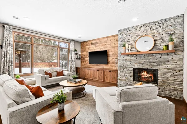 $899,900 | 5011 White Pine Street, Hermantown, MN 55811