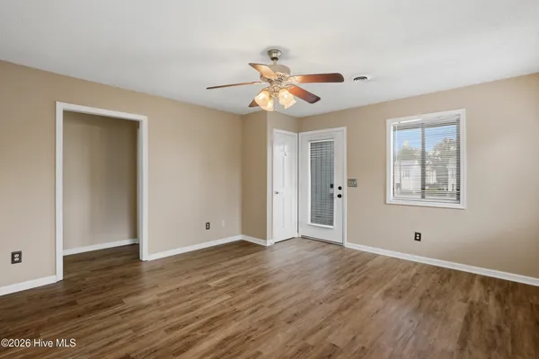 $1,350 | 1299 Wellington Avenue, Wilmington, NC 28401