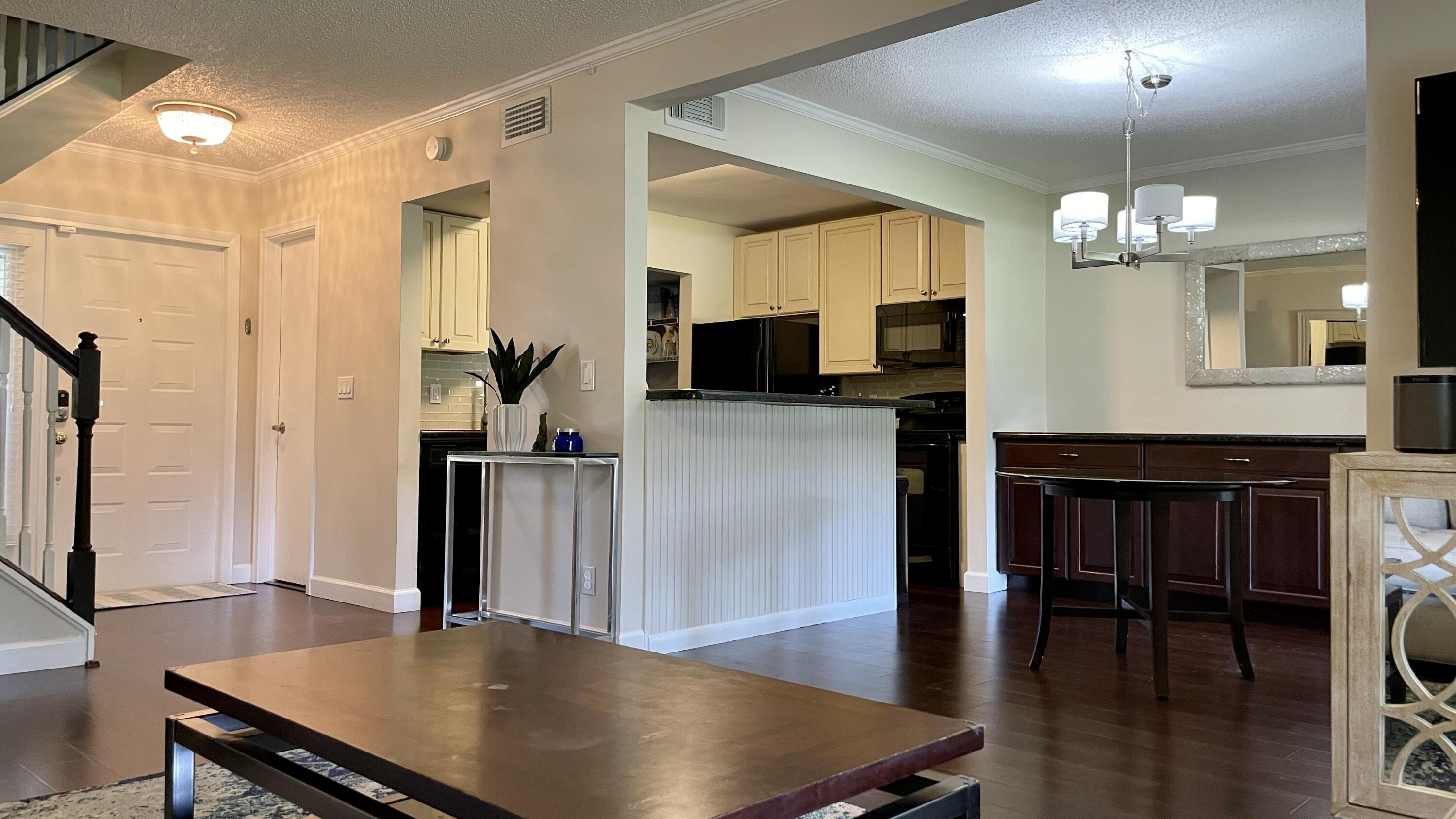 7200 Northwest 2nd Avenue, Unit 30 Boca Raton, FL 33487 - Photo 3 of 10 dinning room