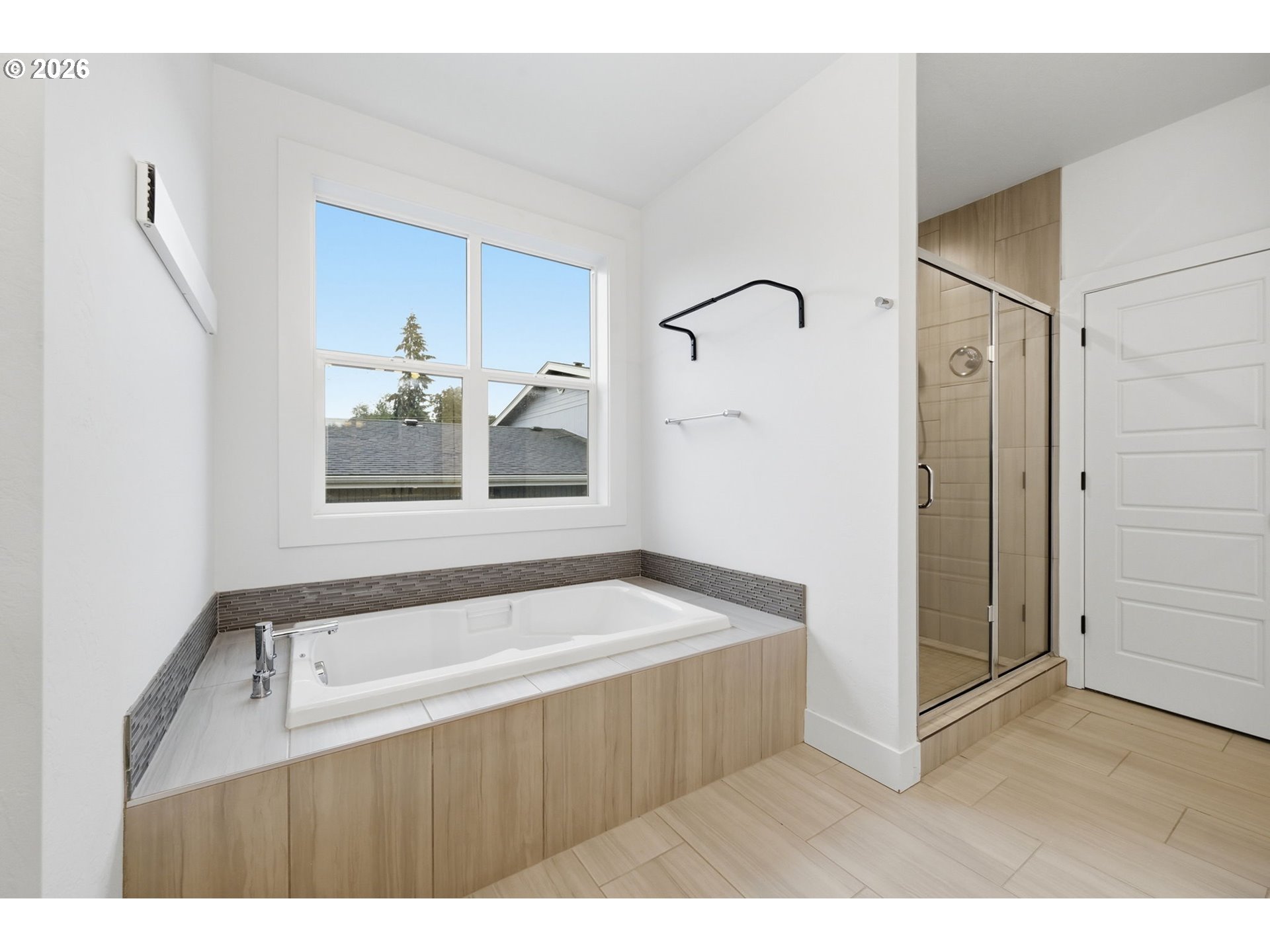 2361 Rollie Loop Eugene, OR 97405 - Photo 24 of 45 En Suite Bathroom