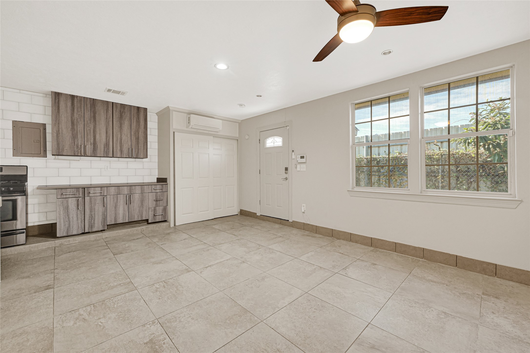 8715 Bauman Road, Unit 6 Houston, TX 77022 - Photo 20 of 27 View inside studio apartment.