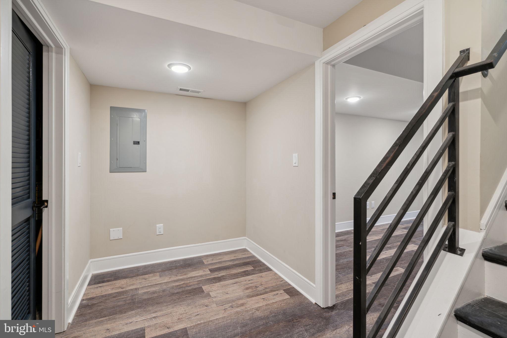 518 Mercy Street Philadelphia, PA 19148 - Photo 44 of 50 Modern entryway with sleek design.