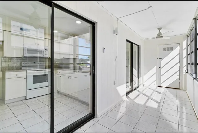 $2,000 | 115 Capri B, Delray Beach, FL 33484