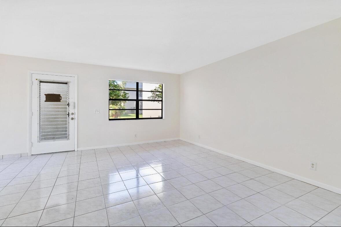 115 Capri B Delray Beach, FL 33484 - Photo 13 of 34 IMG_6884