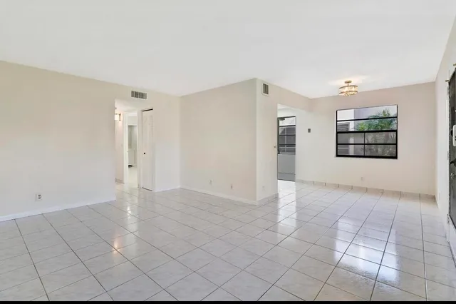 $2,000 | 115 Capri B, Delray Beach, FL 33484