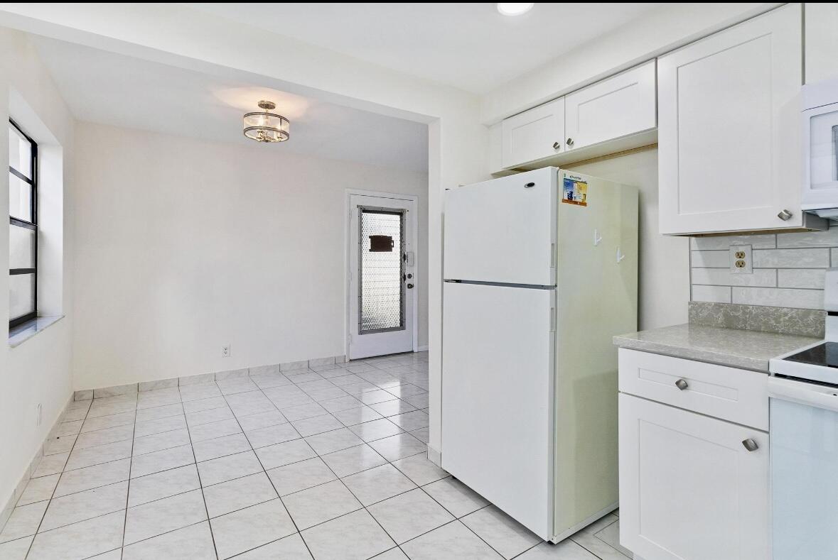 115 Capri B Delray Beach, FL 33484 - Photo 17 of 34 IMG_6880