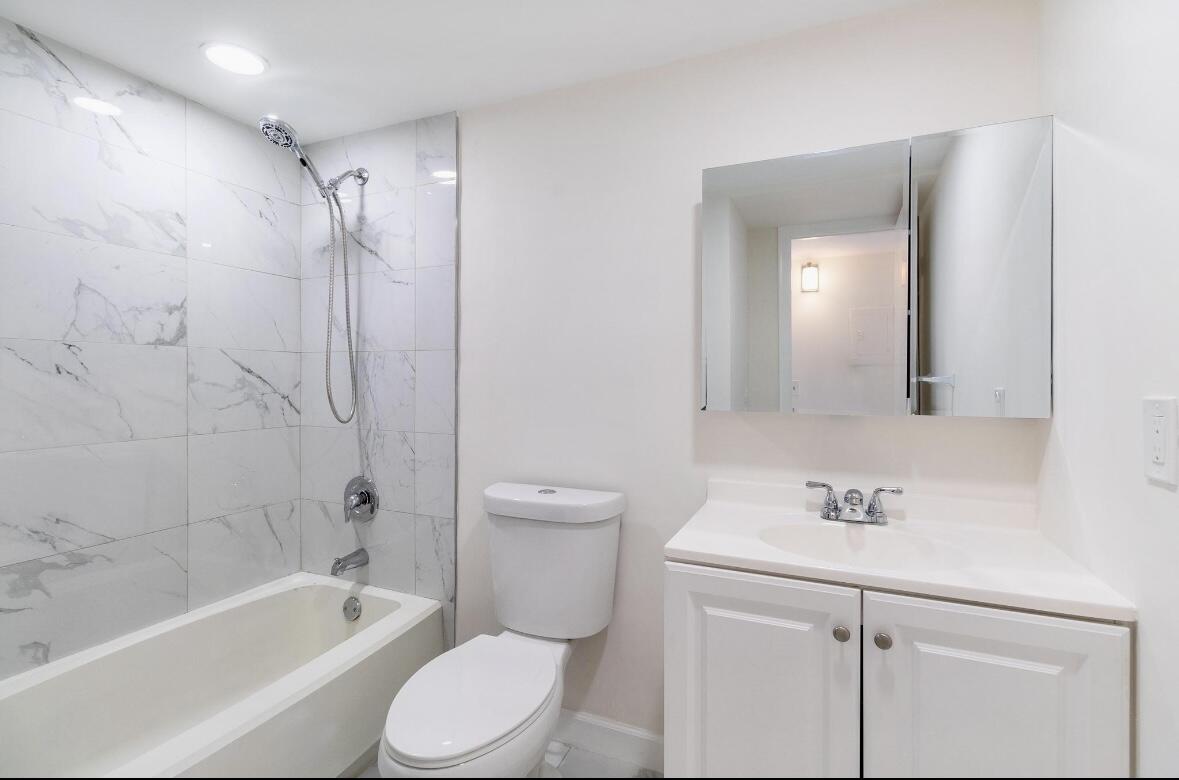 115 Capri B Delray Beach, FL 33484 - Photo 19 of 34 IMG_6887