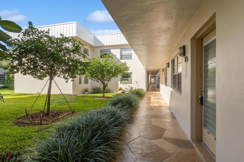 115 Capri B Delray Beach, FL 33484 - Photo 23 of 34 IMG_9342