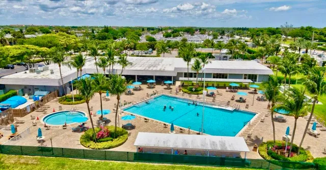 $2,000 | 115 Capri B, Delray Beach, FL 33484