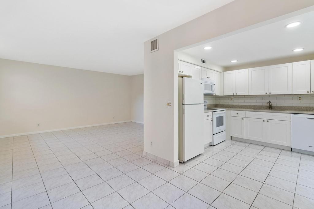 115 Capri B Delray Beach, FL 33484 - Photo 6 of 34 IMG_9335