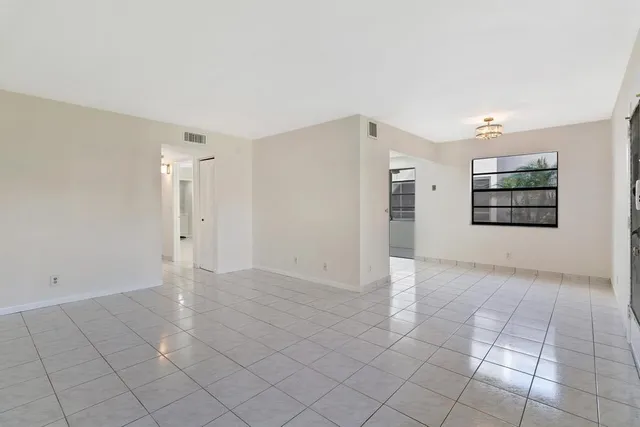 $2,000 | 115 Capri B, Delray Beach, FL 33484