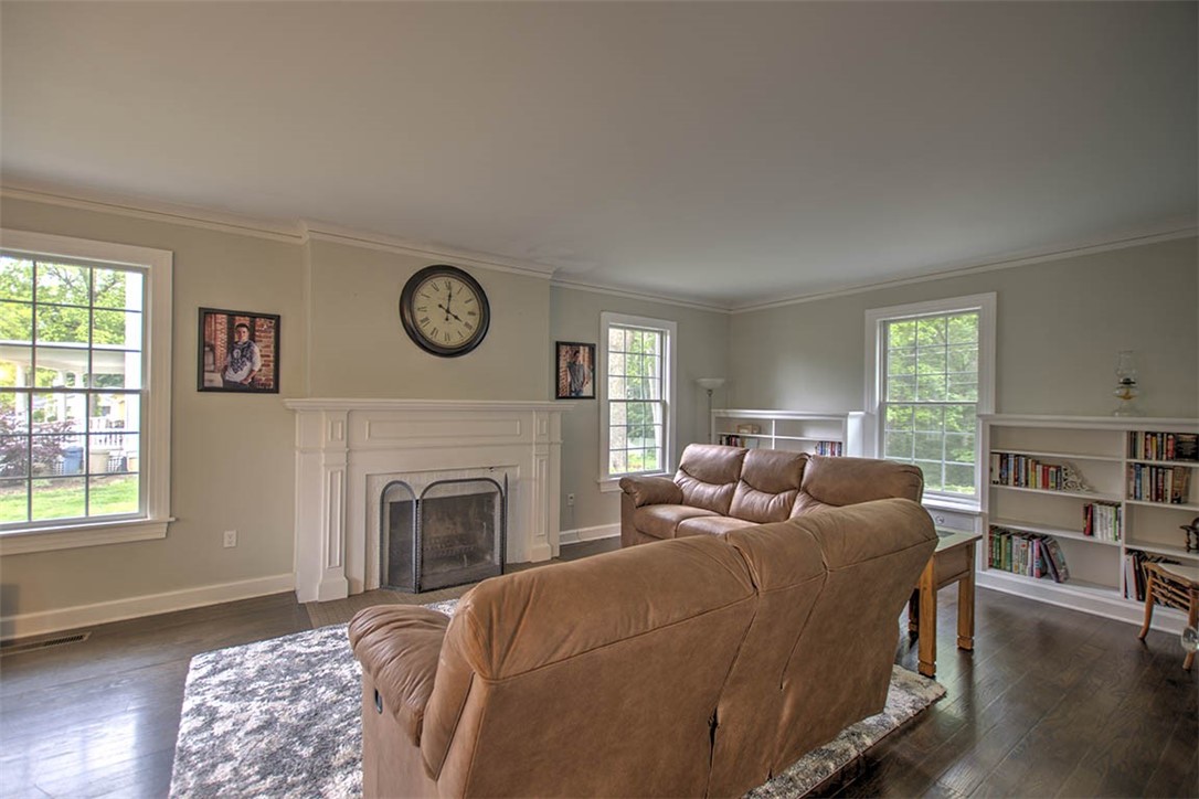 2064 West William Street Decatur, IL 62522 - Photo 7 of 27