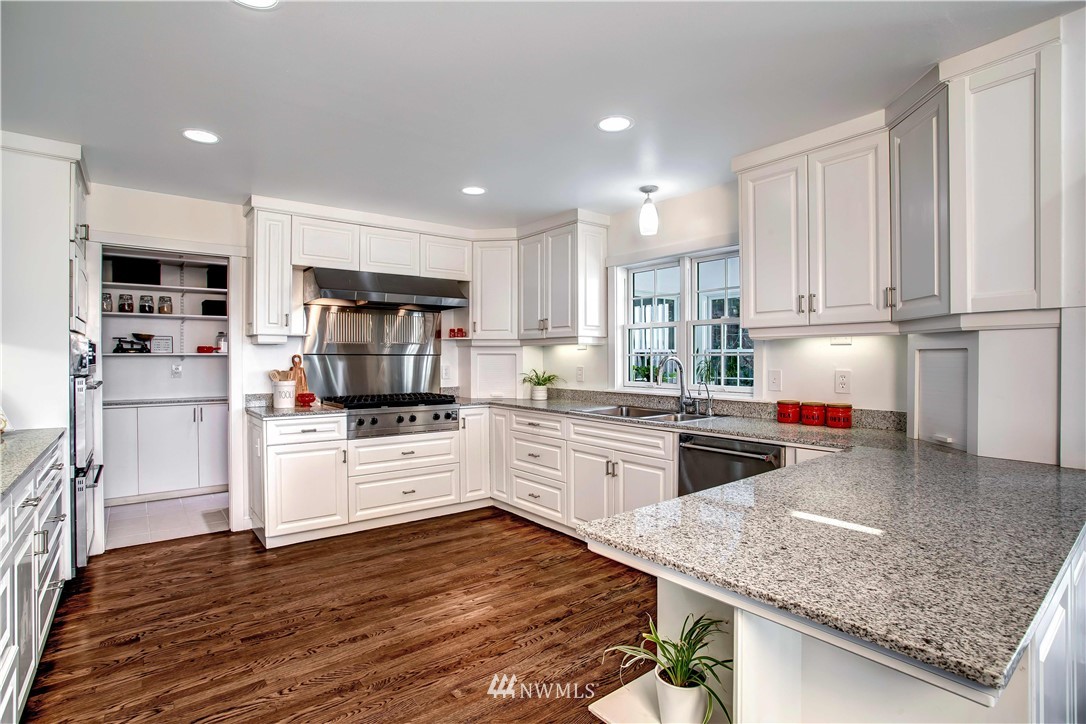 16119 73rd Place West Edmonds, WA 98026 - Photo 17 of 38