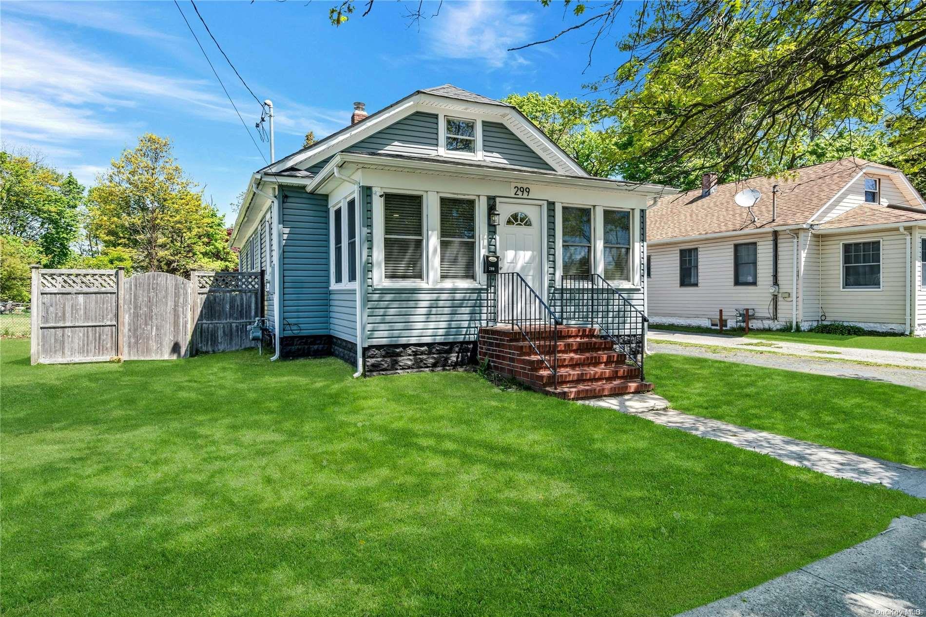 299 Oak Street Patchogue, NY 11772 - Photo 1 of 1