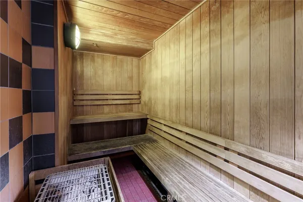 $515,000 | 1801 East Katella Avenue, Unit 1033, Anaheim, CA 92805