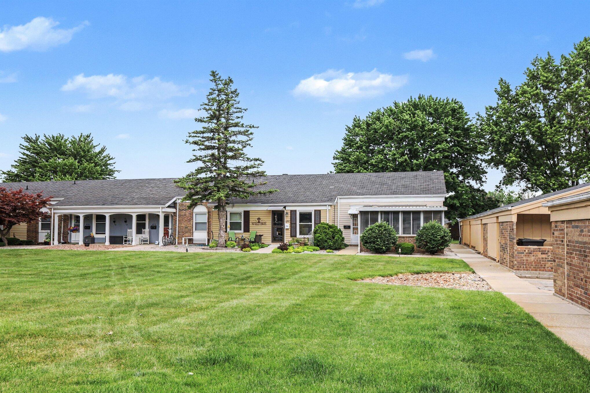 689 Carriage Lane Jenison, MI 49428 - Photo 1 of 14 001_file_6988