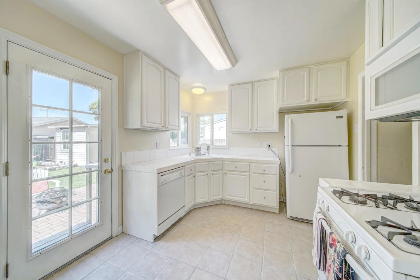 1024 Locust Street Livermore, CA 94551 - Photo 11 of 18