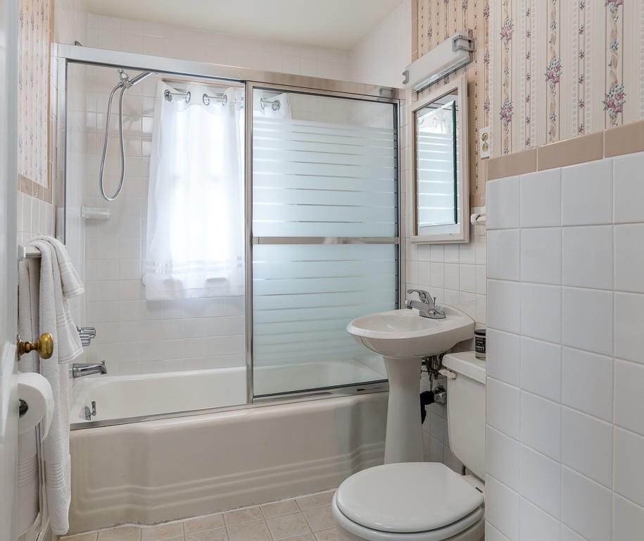 108 Derryfield Avenue Springfield, MA 01118 - Photo 19 of 28 Gallery Image 19